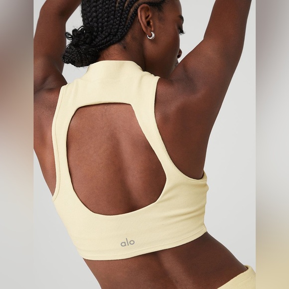 ALO Yoga Tops - ALO Yoga Goddess Rib Cropped Dynamite Tank in French Vanilla - L